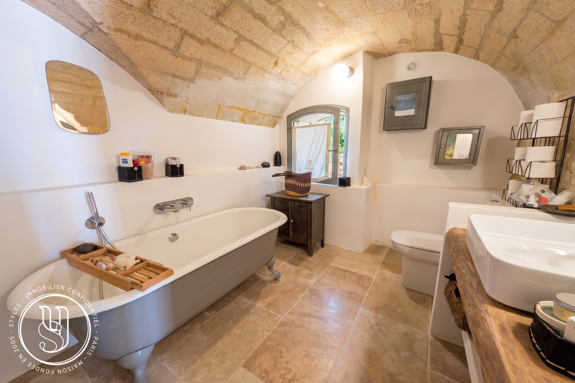 Uzès - close by, Character home - authenticity and lifestyle at the h - image 7