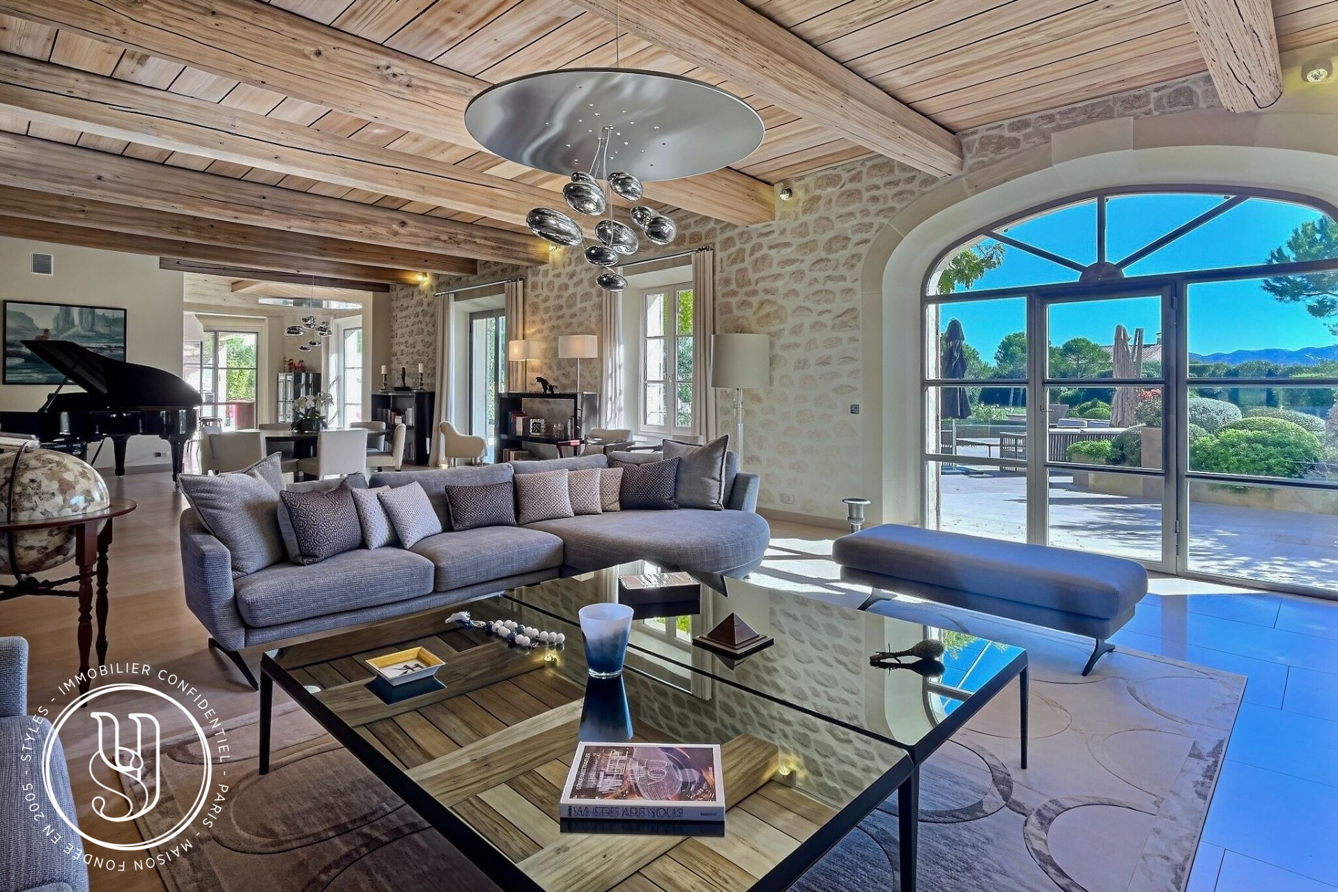 Saint-Rémy-de-Provence - Exceptional farmhouse with panoramic views over the Alpilles - image 2