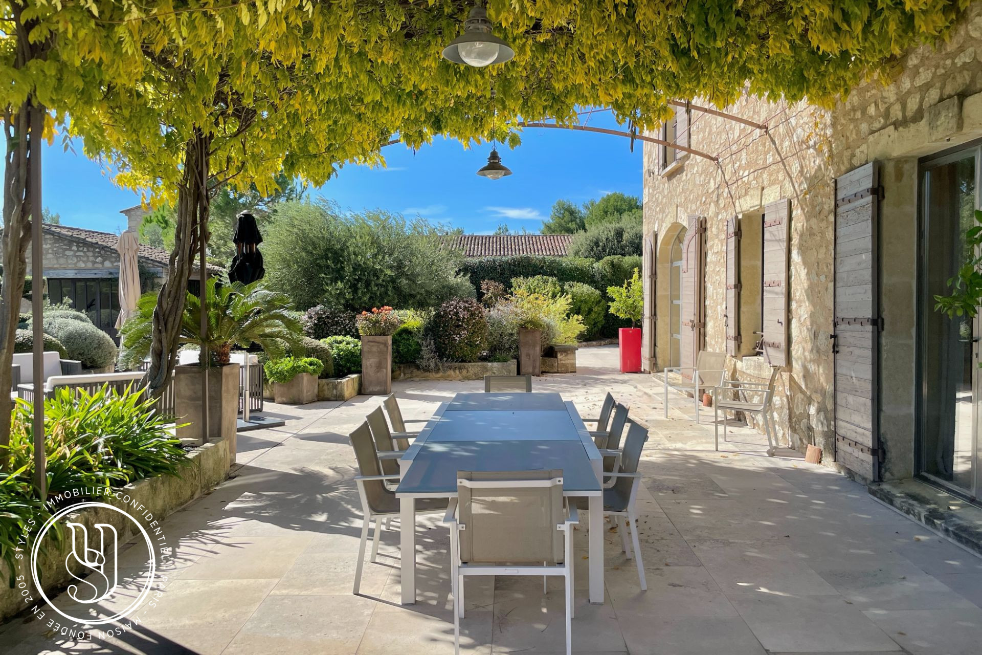 Saint-Rémy-de-Provence - Exceptional farmhouse with panoramic views over the Alpilles - image 9