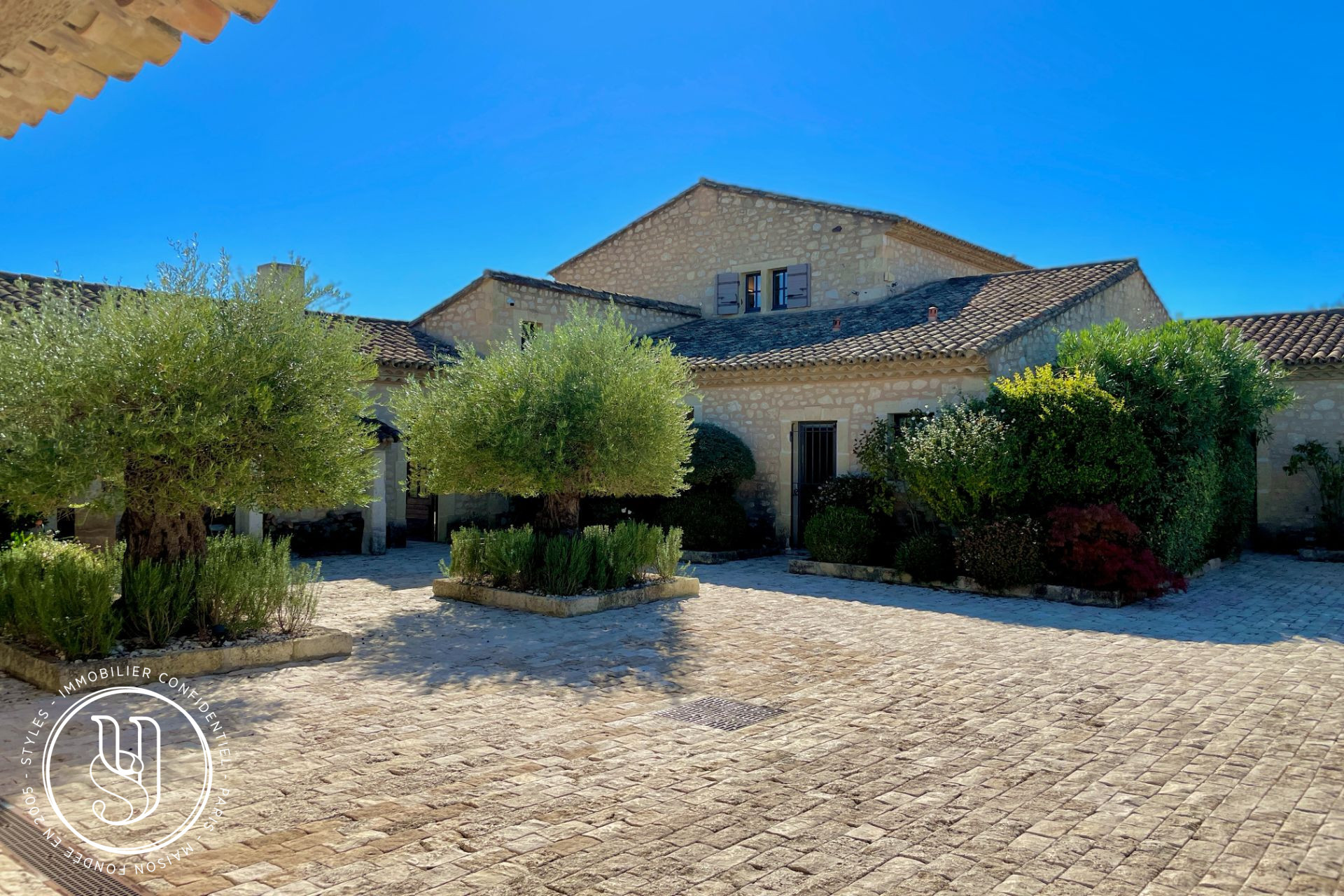 Saint-Rémy-de-Provence - Exceptional farmhouse with panoramic views over the Alpilles - image 19