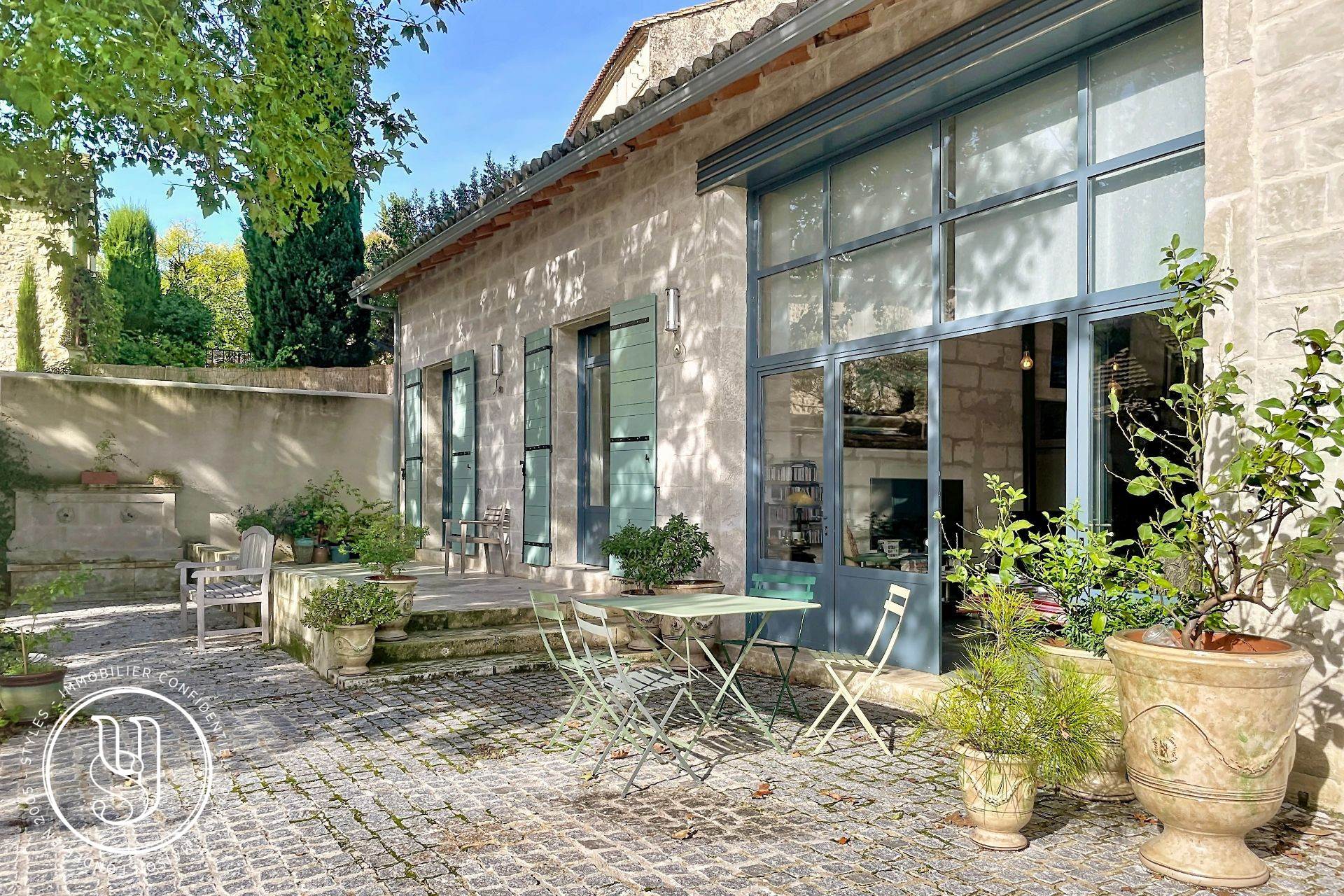 Maussane-les-Alpilles - Une maison en pierre, prête à vivre - image 1