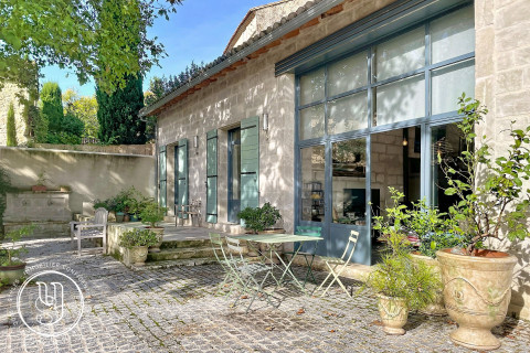 Maussane-les-Alpilles - Une maison en pierre, prête à vivre - image 1