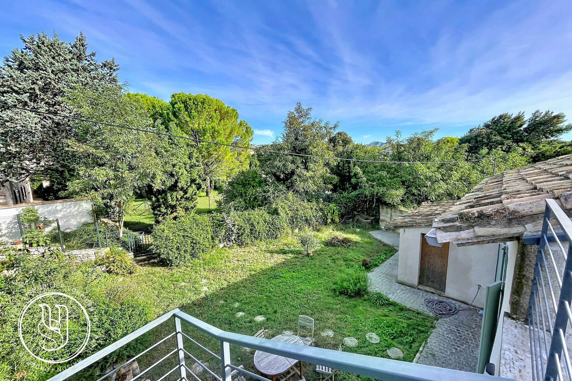 Maussane-les-Alpilles - Une maison en pierre, prête à vivre - image 11